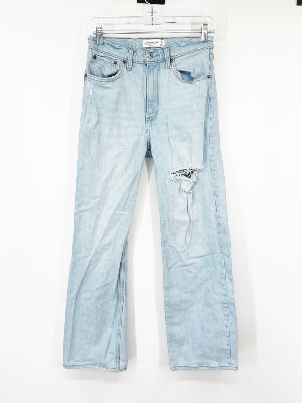 Abercrombie & Fitch The ‘90s Relaxed Jeans High Rise Light Wash